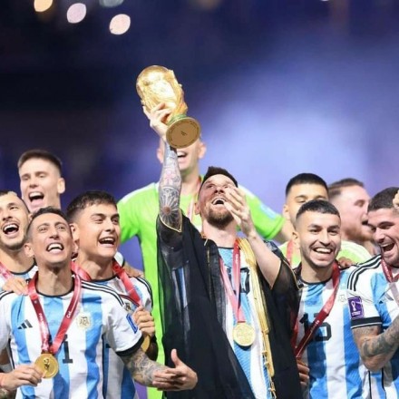 Messi in cima al mondo come Maradona: Argentina vince la finale in Qatar